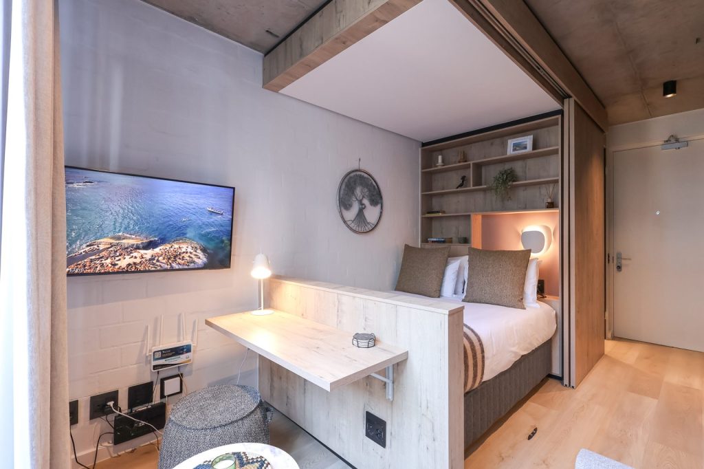 67378fda-490c-404a-acc4-2a38ec7a5381-1