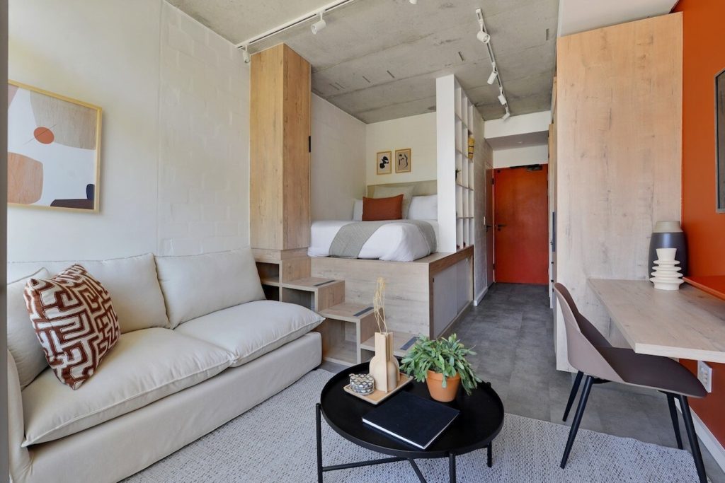 679708ab-4957-45e0-9cbb-8f1f1c41069c-1