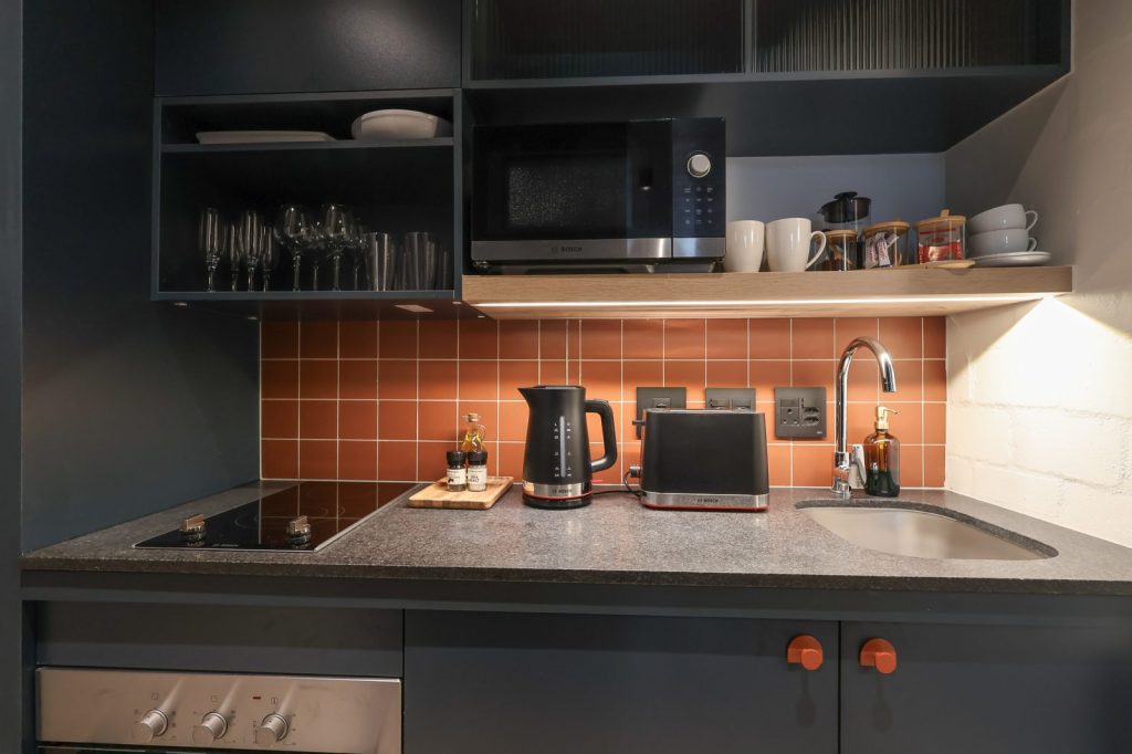 68592759-cf68-44cf-acd3-e6a59759de58-1