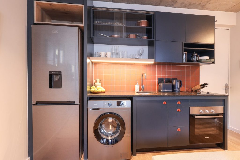 699368c7-b570-41db-be96-3ba3305a06a1-1