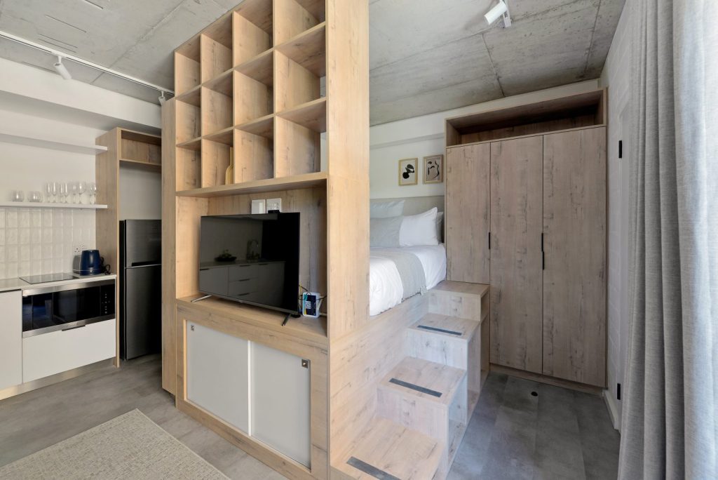 69a31839-c192-444c-bc51-bfc0b750275e-1