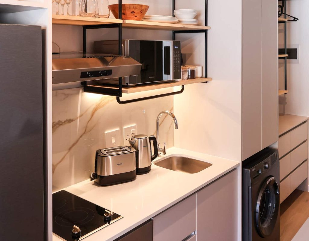 6acc0bdd-246a-49ac-83c0-9d1e74a70163-1