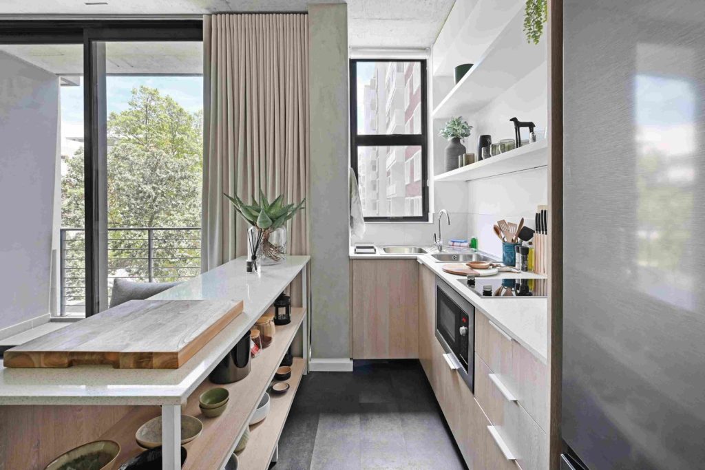 6ae056a3-e67c-4753-9325-bc31dc8b4ba9-1