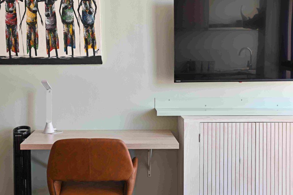 6bf77581-4a21-4756-b8bd-6e90bb233850-1