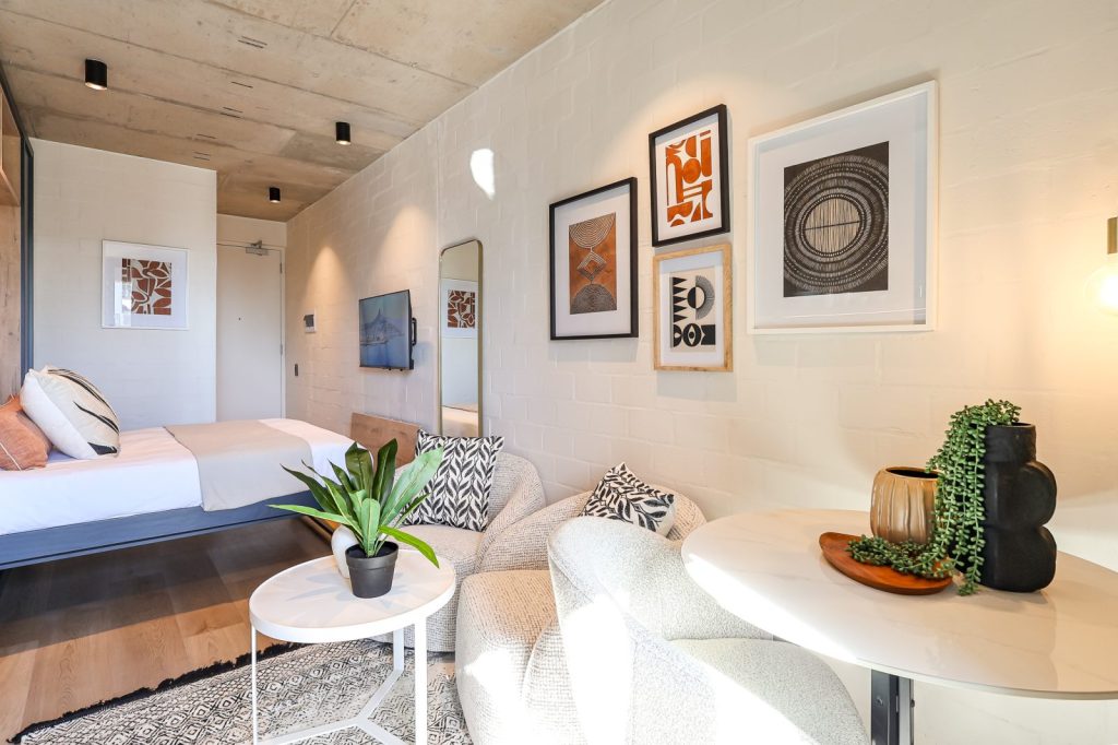 6c979ea2-a780-4bd0-9ae0-0b82577c1331-1