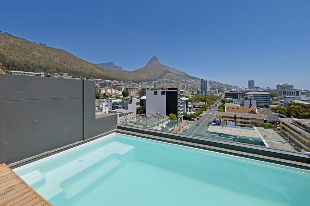 6d51f45a-0ee6-4f95-8e82-c99b5efd3742-1