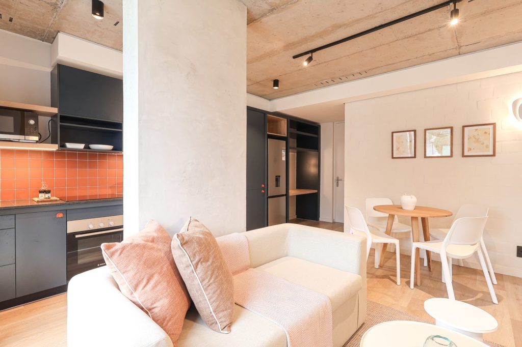 6f17529d-dd36-4071-b9c5-91160ca51762-1