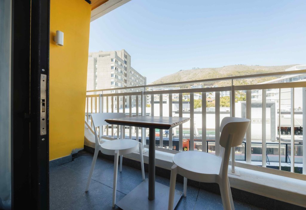 70b59815-5d5c-460b-a469-b13075b5e6a6