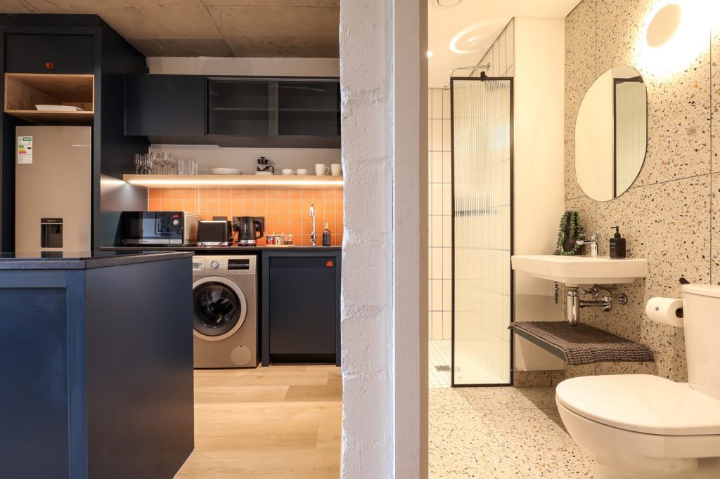 71a6c280-2ab0-4ada-ab94-bb2e83e91fda-1