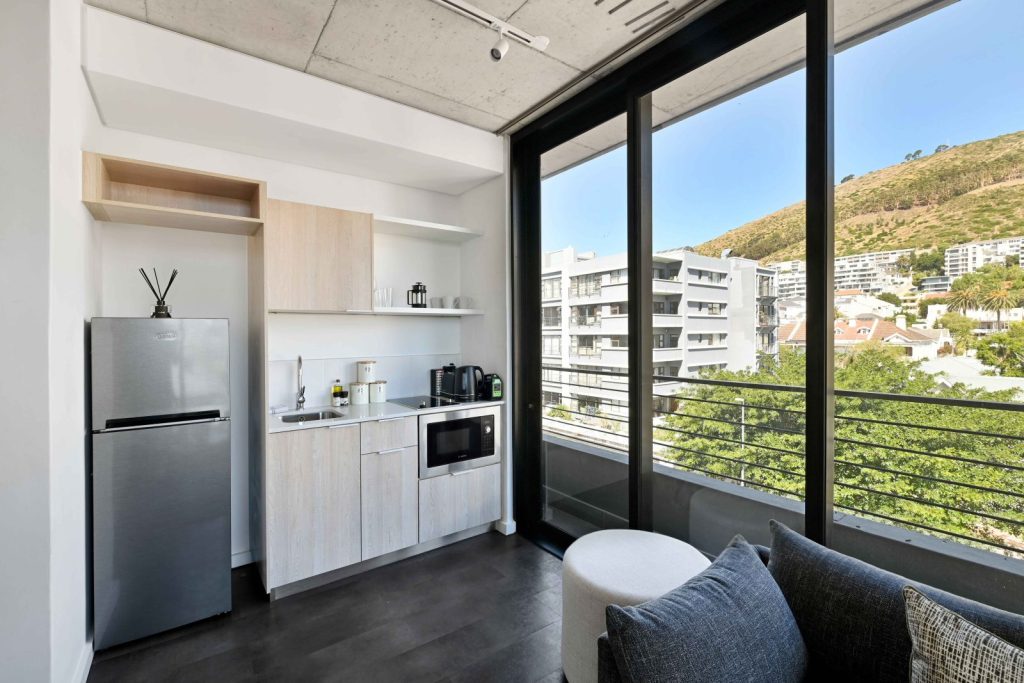 720f9cdc-a511-4a85-a407-7e20823c7fad-1