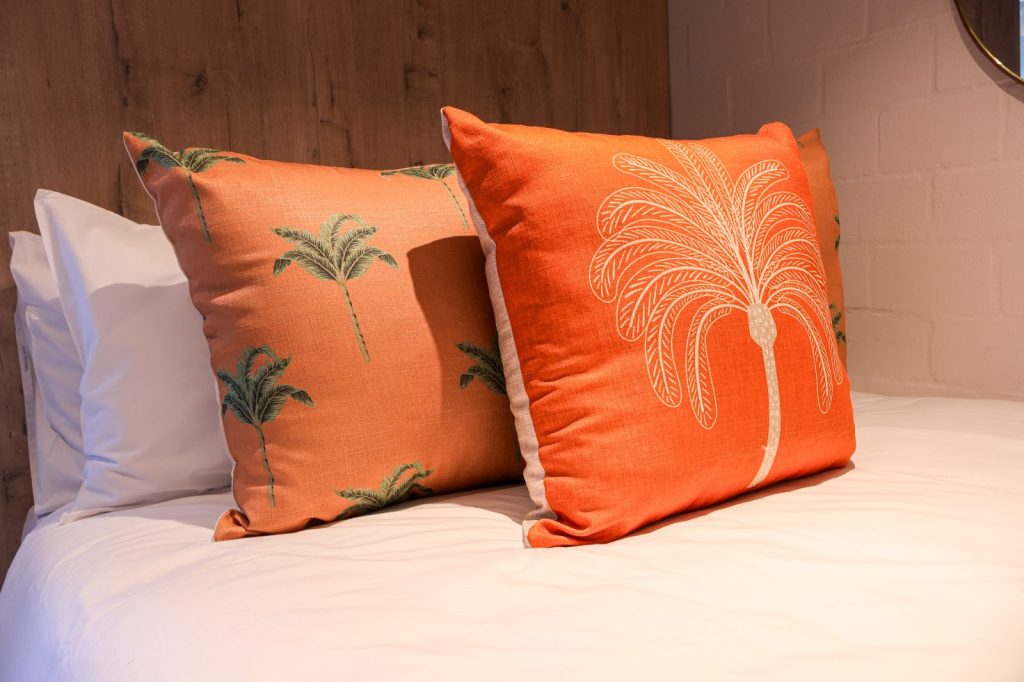 73eb01ba-a293-42cd-b542-1c09ad07db4b-1