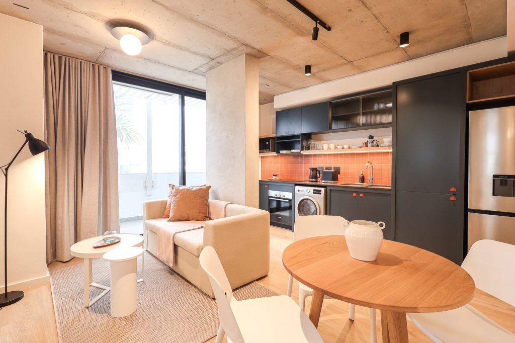 74a7d5ad-81fd-4c16-bad9-95d534285e90-1