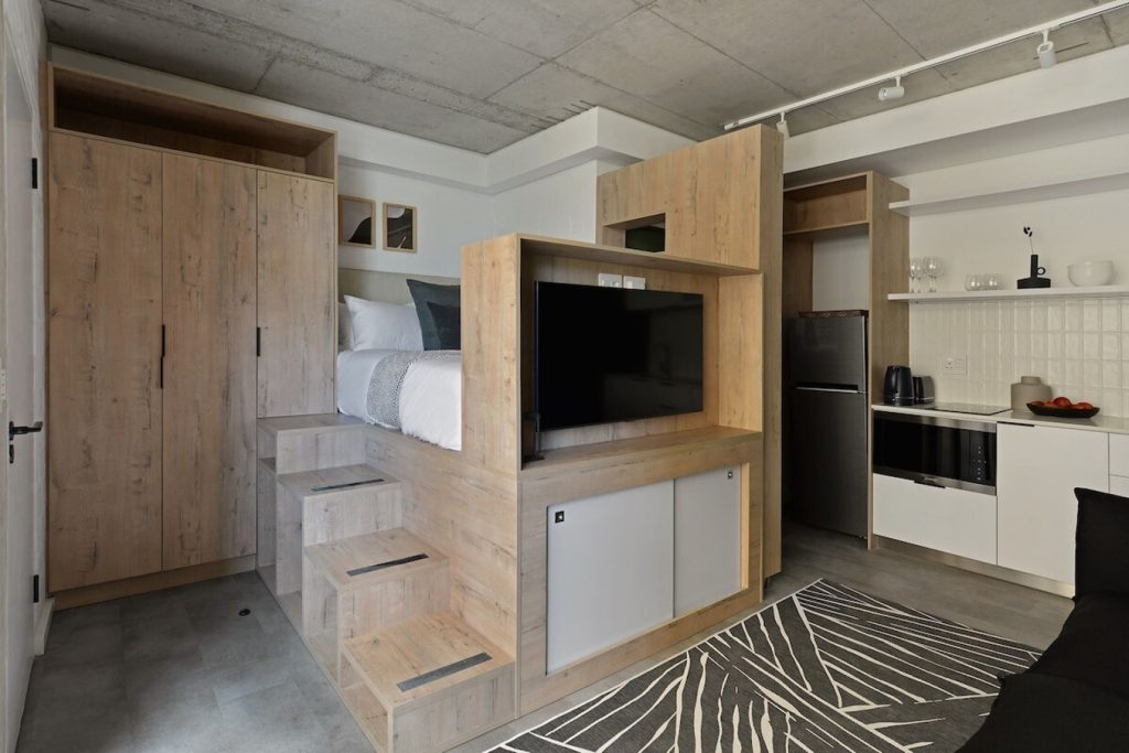 78f68d23-d0f9-459c-b4e3-0a69bff02ff8-1