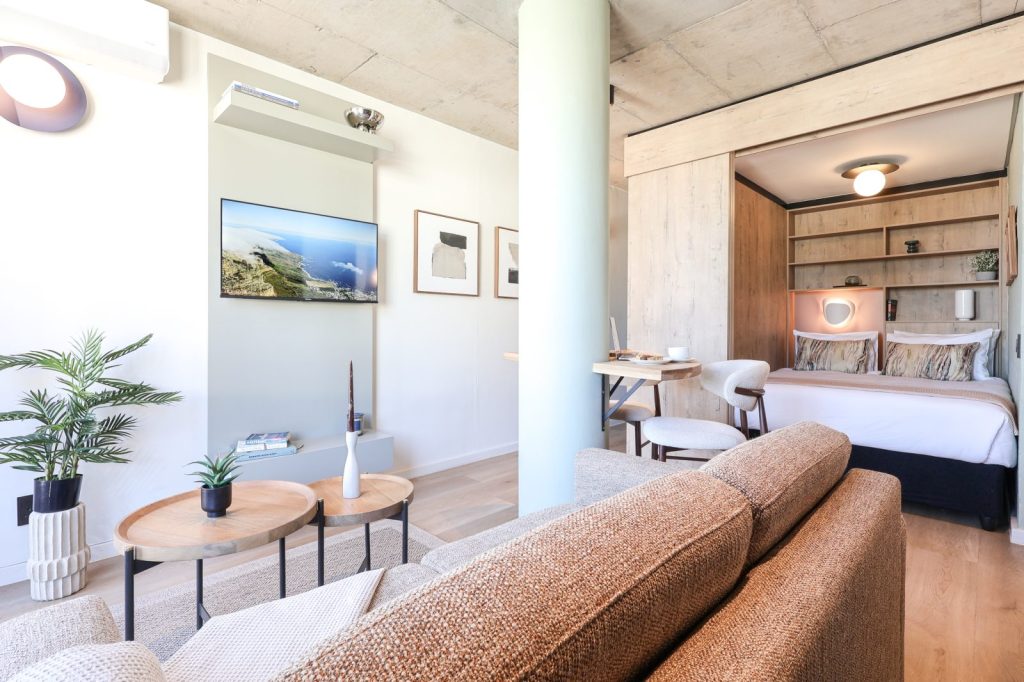 7c6998dc-f787-4c36-885e-e3642d601cd8-1