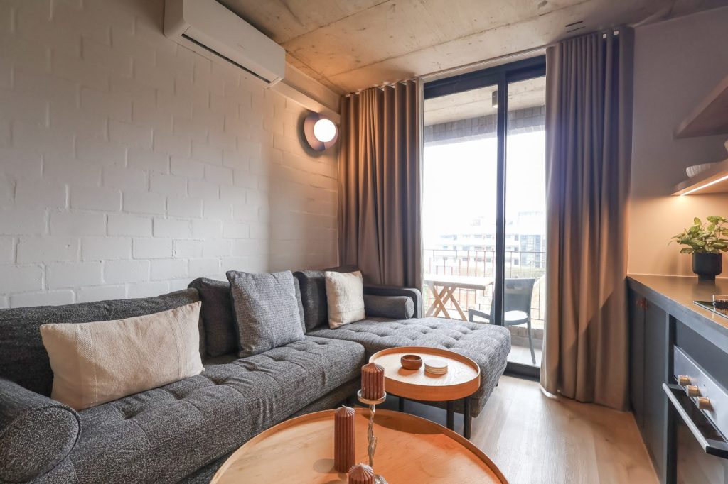 80616471-3f32-487a-b509-f3361674a661-1