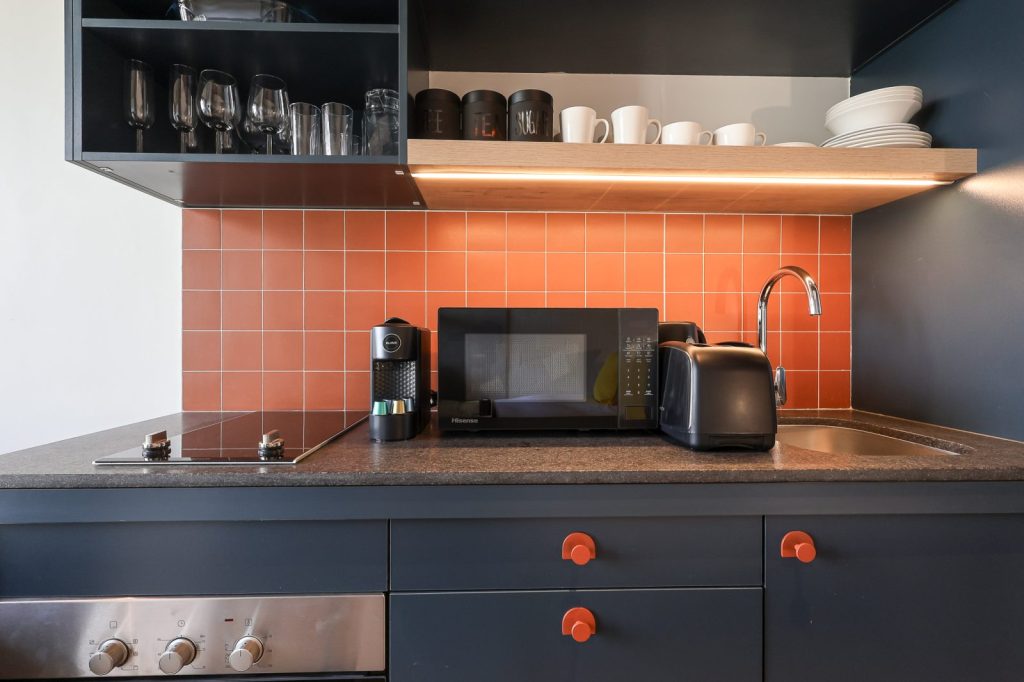 810b20ef-36b0-49e1-930a-ff873ac5259e-1