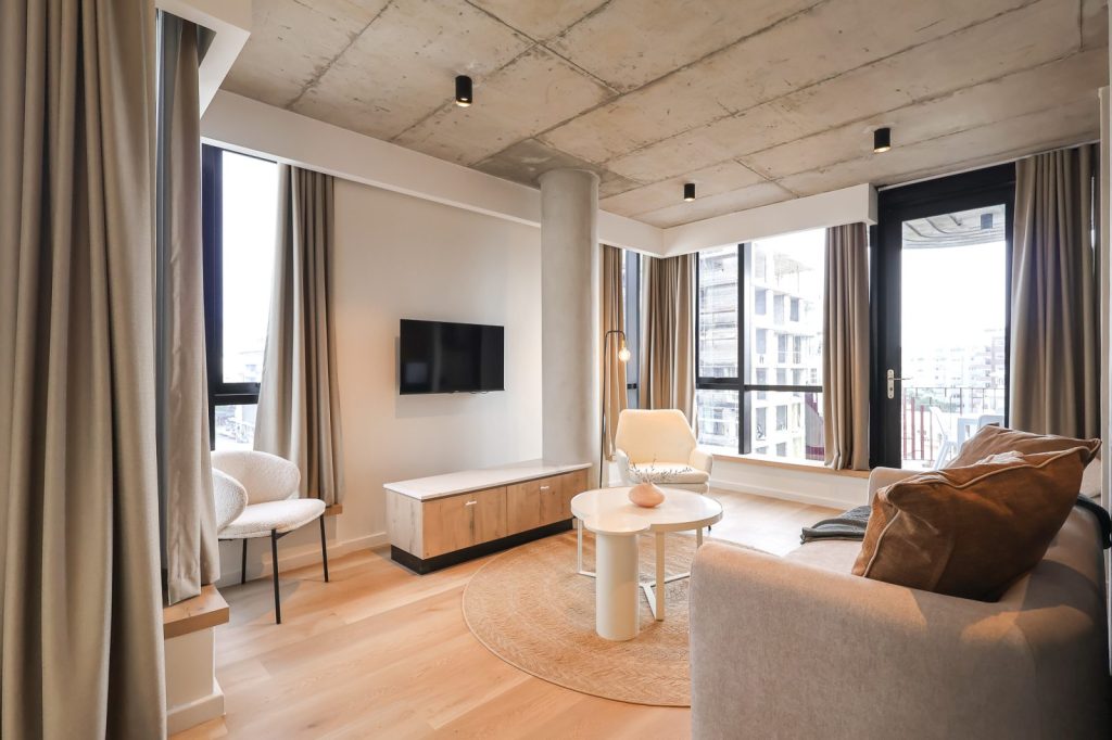 8139b706-66cc-4c99-ad2b-2a54babbbd6f-1