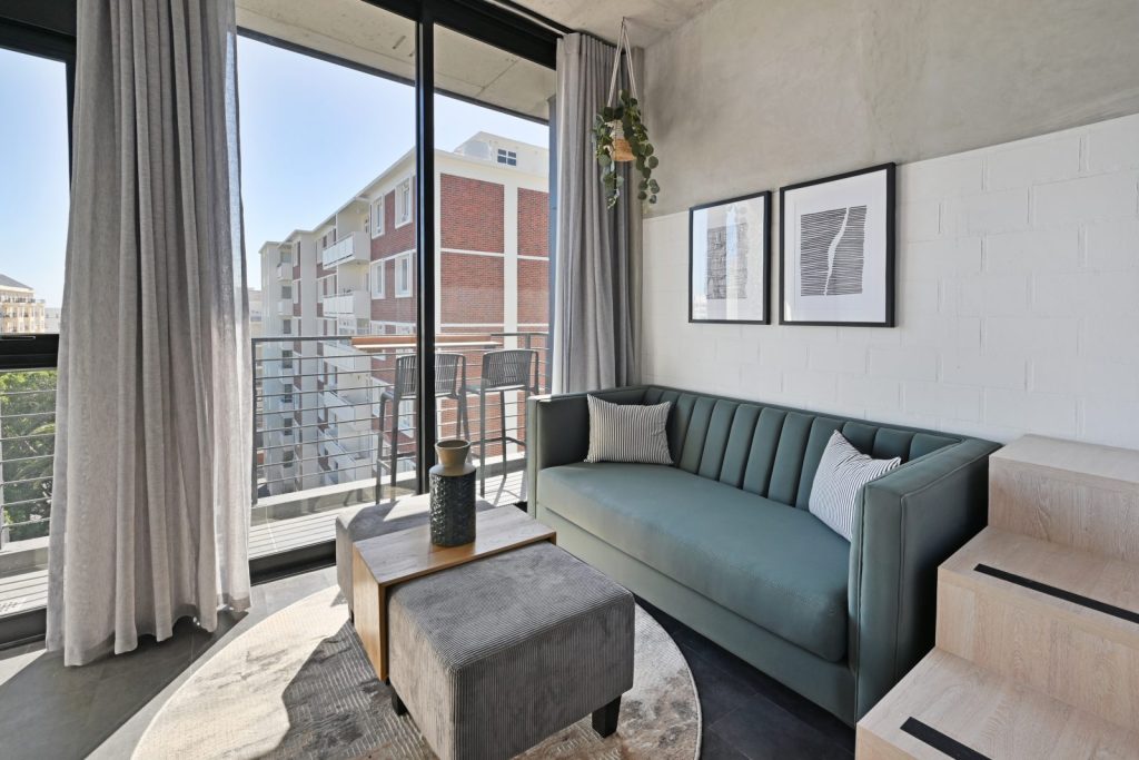 81f019c0-0ac0-4500-bf84-d4d0c407eb04-1