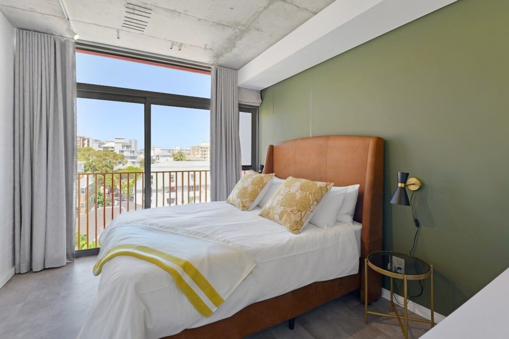 84e4ec68-c40c-4e7f-b452-d4a10481fd11-1