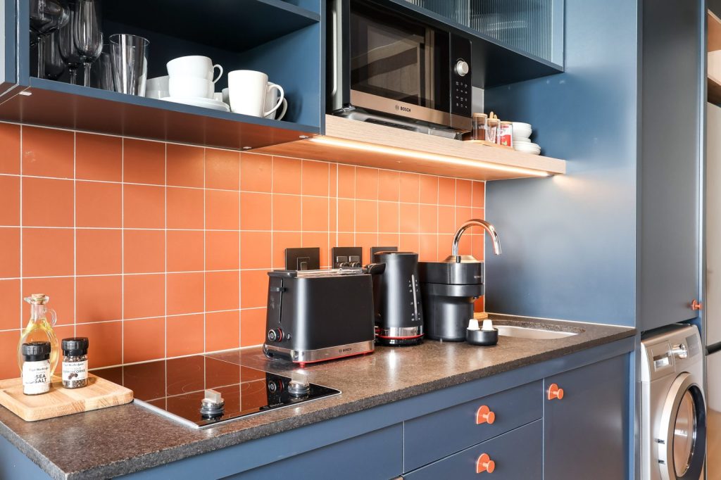 897dc29a-9eb2-4fda-a751-4b85e070b656-1