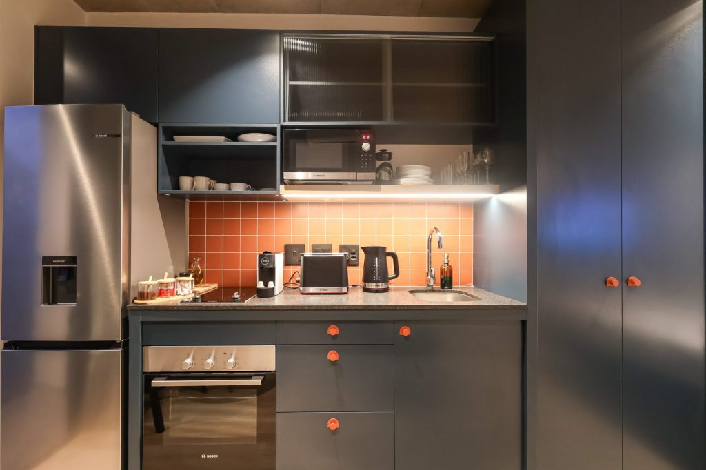 8a6966c7-f6d5-411c-837f-2d890081bc4c-1