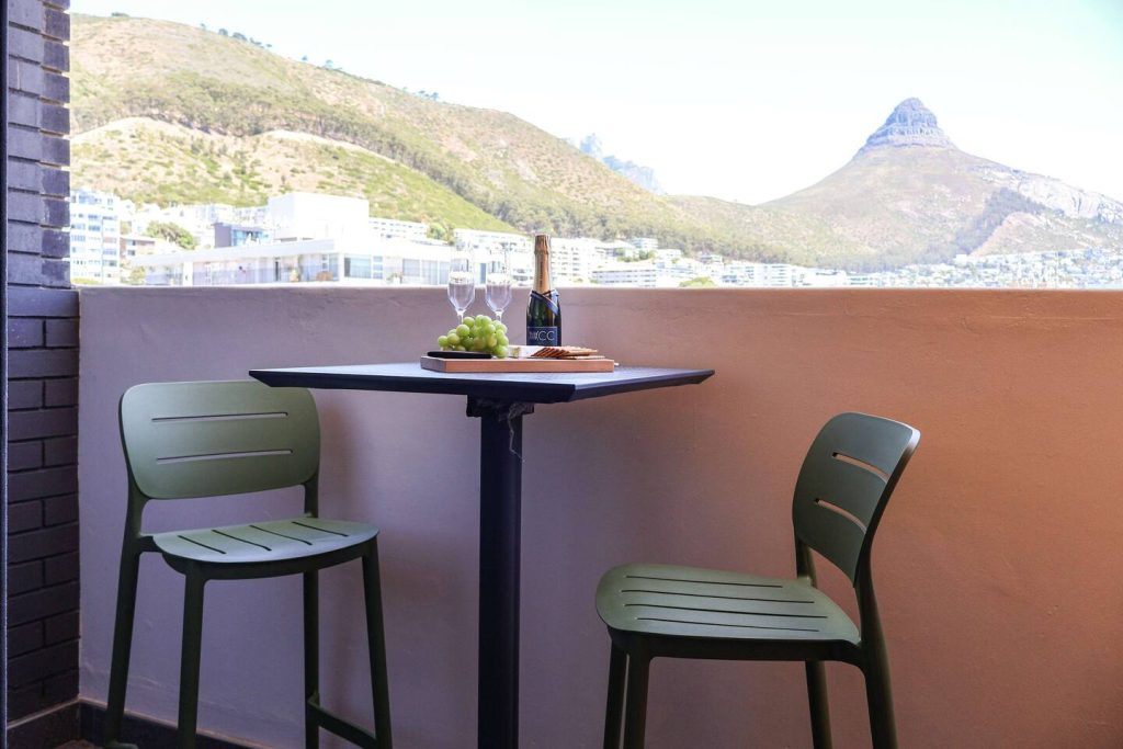 8c710e9e-8ee5-4b86-9fd6-0d274002bab9-1