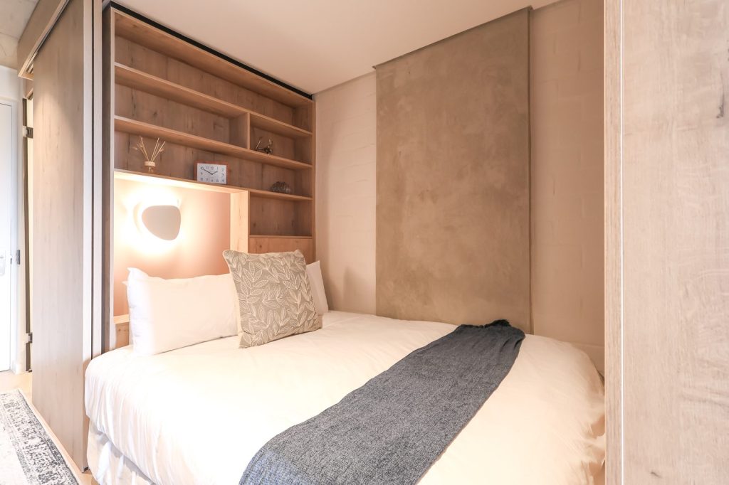 8c7130f5-daa2-4b47-b884-652fa3bc1d31-1