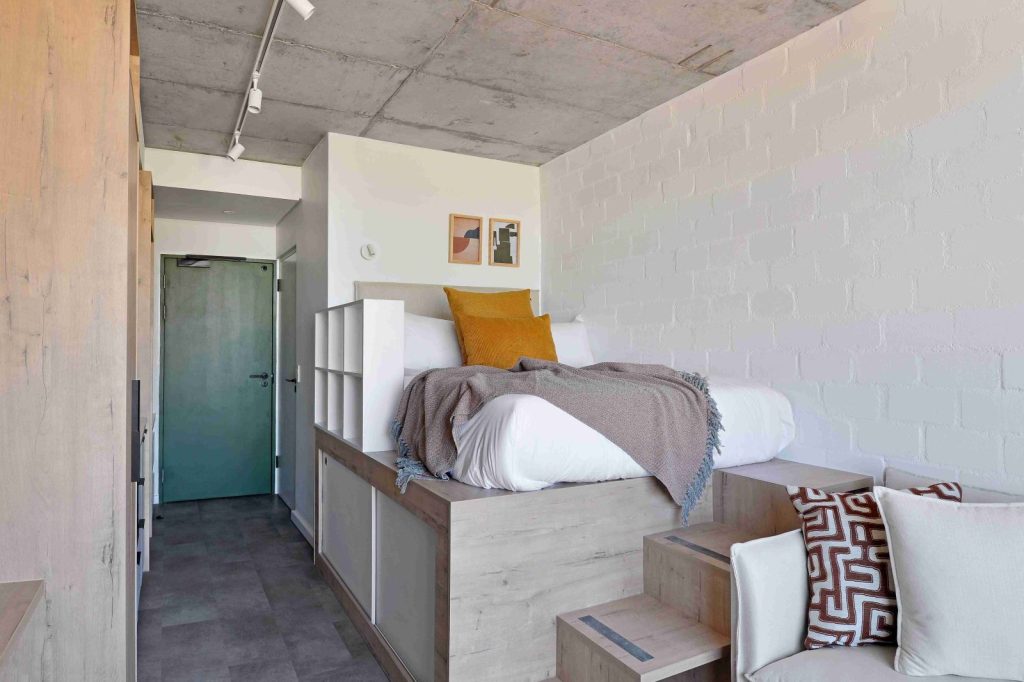 8eabb28f-ab53-450b-a15d-8c77fce82292-1