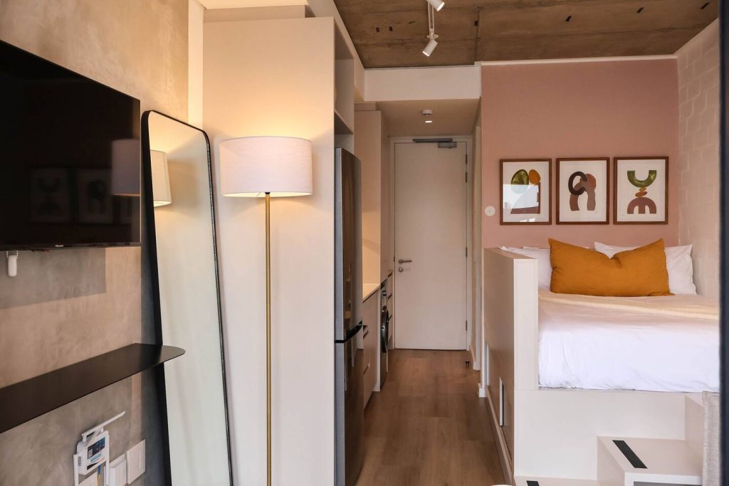 8ed1baca-b09b-432b-971b-2679fcf67b1b-1