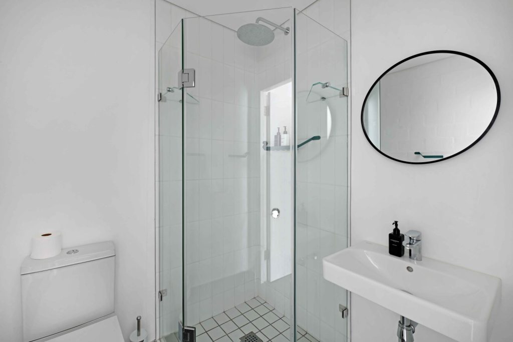 8f07d226-9ced-4a22-ac61-949d9c3bcf53-1