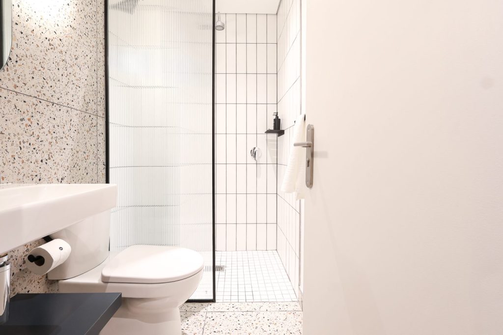 923aef75-d8d9-4c95-8261-8283b4bc2830-1