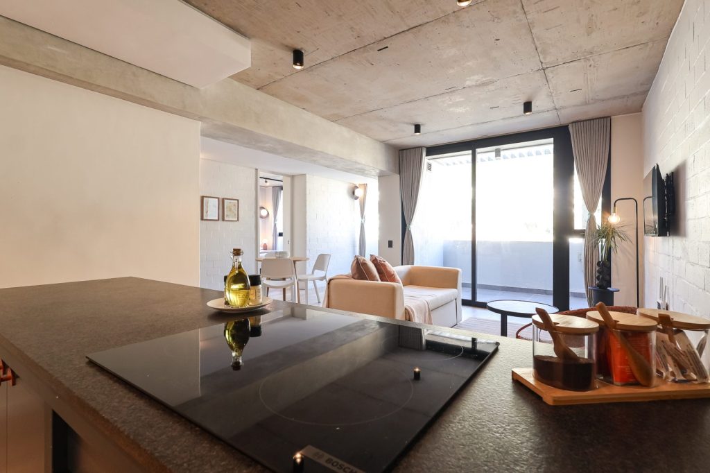 93d9ffae-4003-40e7-953e-8281c57f651a-1