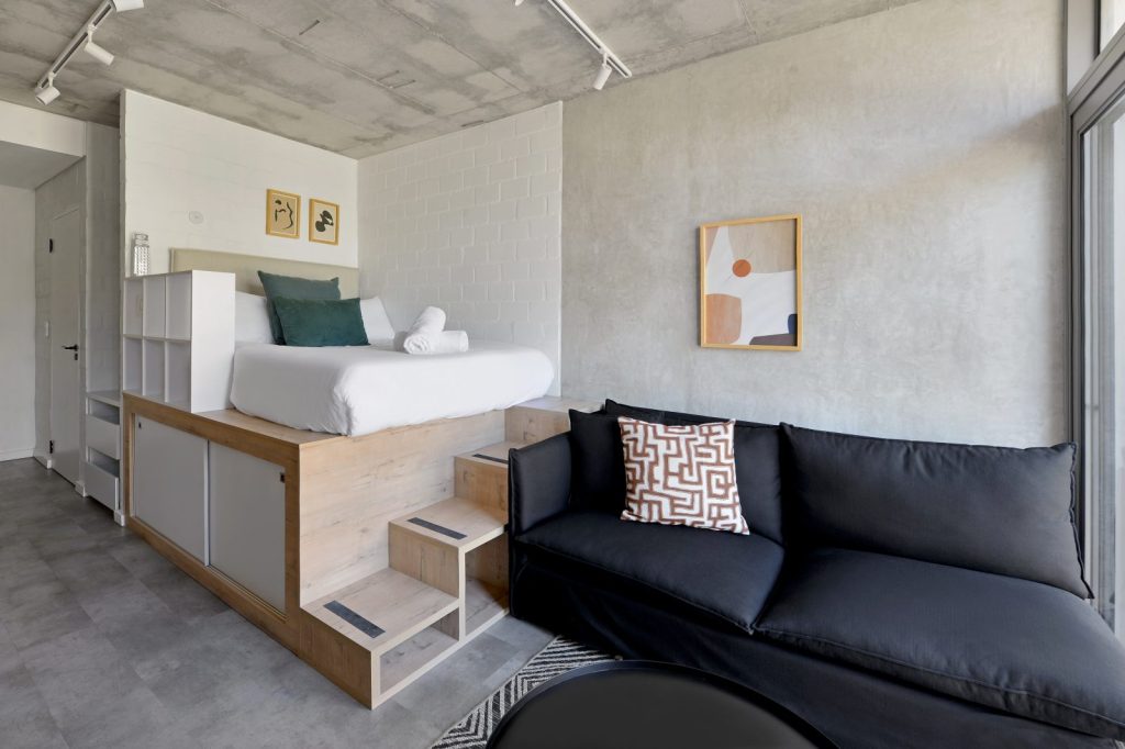 94434350-36a0-4337-8128-3d49c817f72b-1