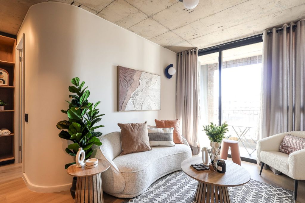 964d94be-d52e-4251-9260-e3e259a820f5-1