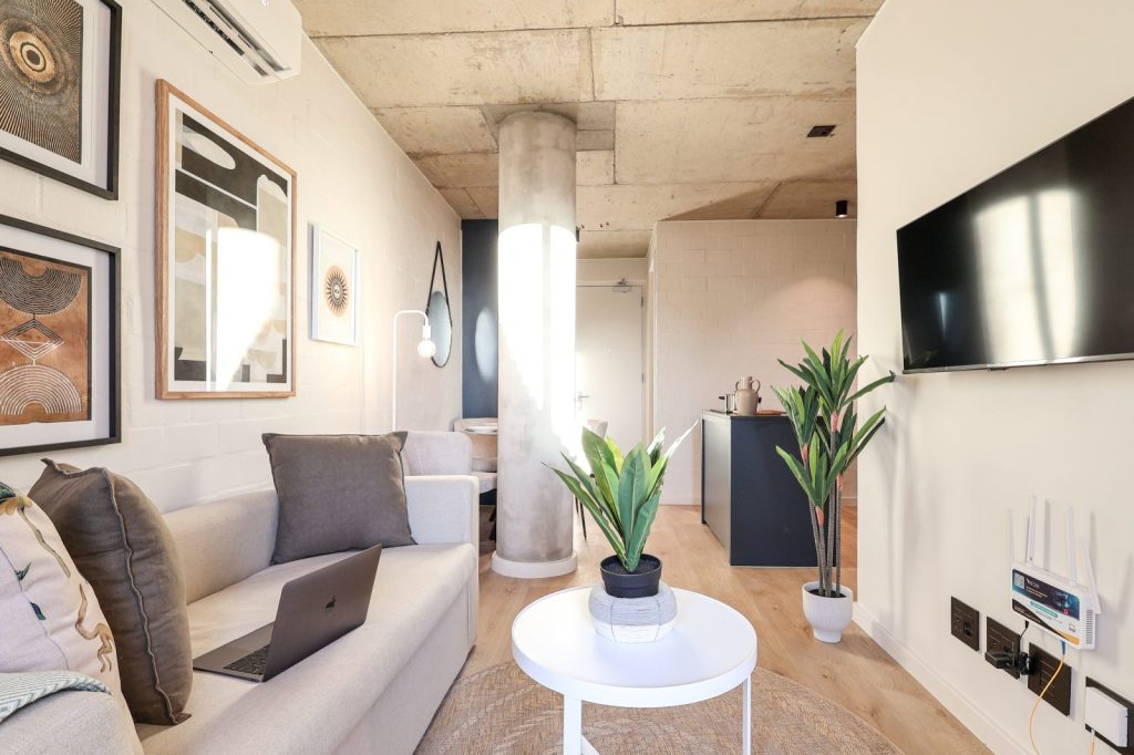 985712b1-c27e-4a79-aaab-4066c00417c4-1