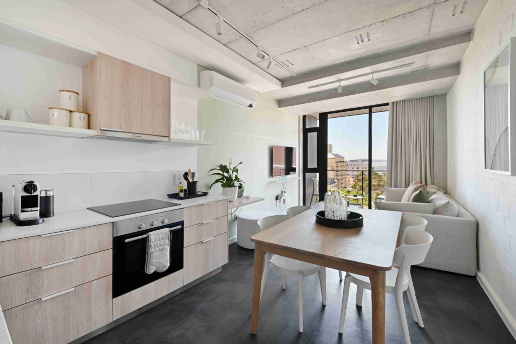 9900e327-9ead-4c83-a8d3-2093f8853337-1