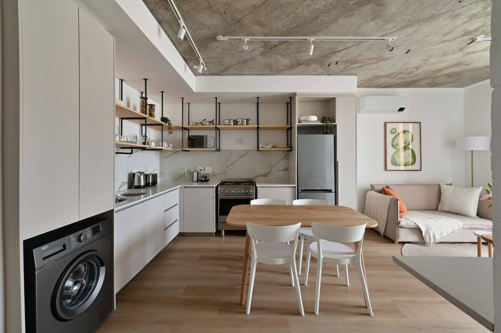 99ecdc7e-0759-449e-b18e-83f52475058f-1