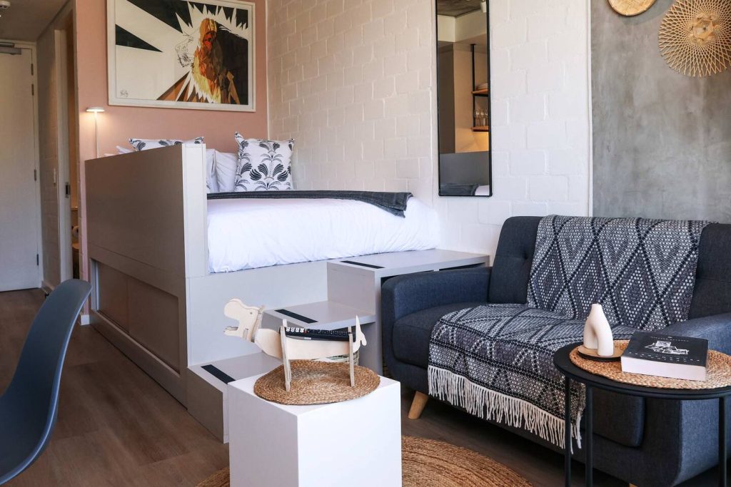 9d0b9bcb-ea86-42ab-a8df-bc76dc26e3ea-1