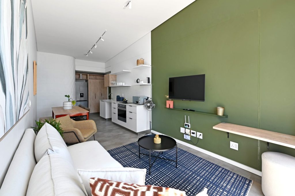 a0a403f9-1dd9-43b8-bf6c-a6ed30d9e1ed-1