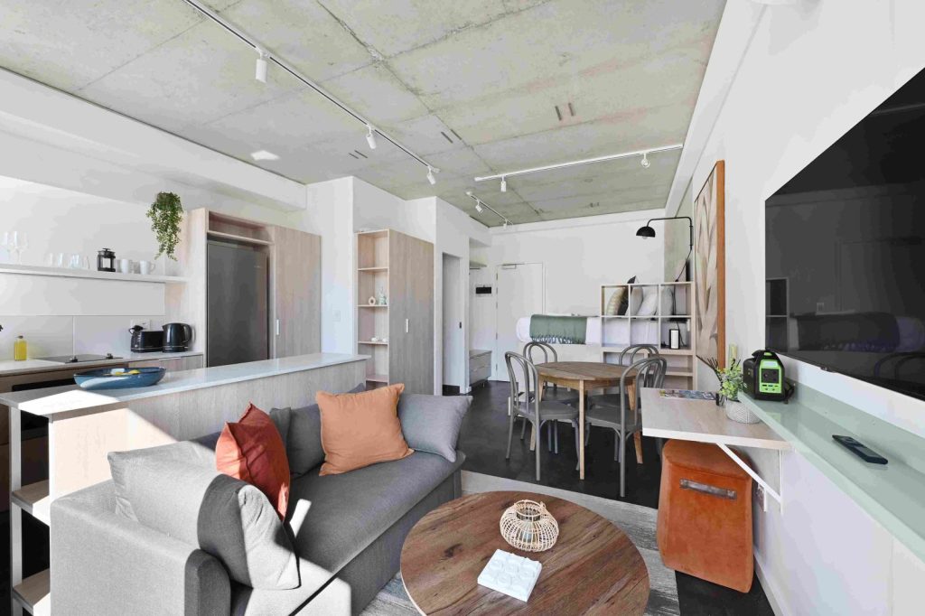 a15118ae-743e-485f-b84f-628bb4818d70-1