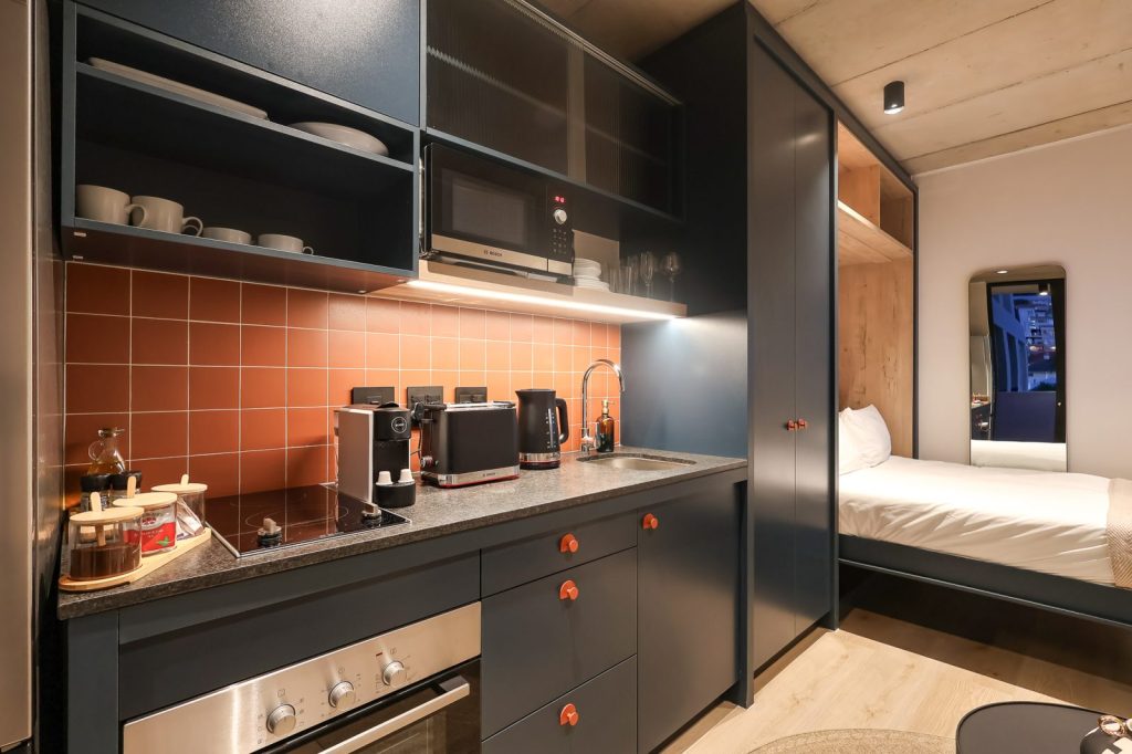 a17a1cc9-274a-44b5-a620-8f20d15a546f-1