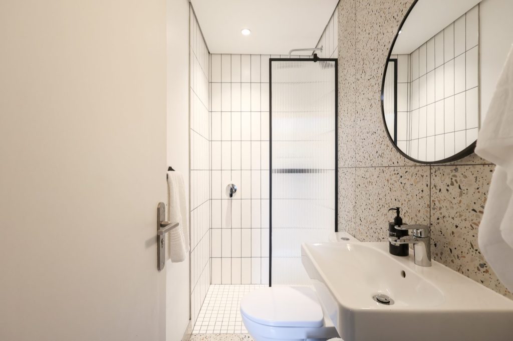 a6cf8c0a-f955-4195-8df4-b5647a41acd7-1