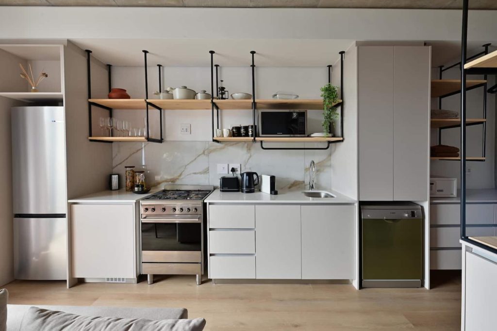 a8db66ca-10a8-40dc-923f-40ba7c963859-1