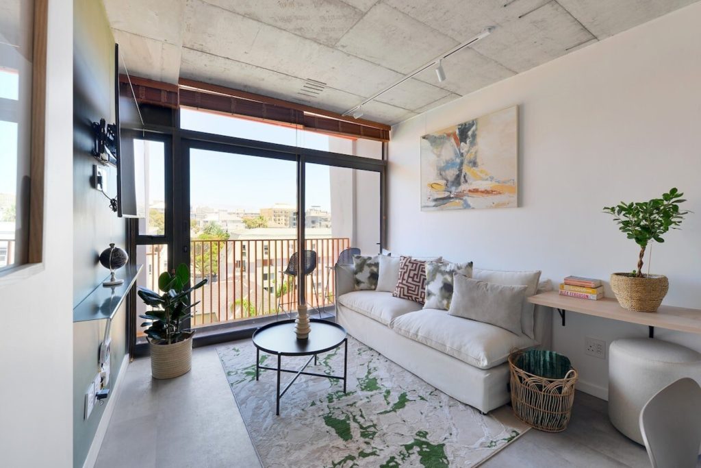 a9b8f974-3eab-424b-aff6-971e93e15124-1