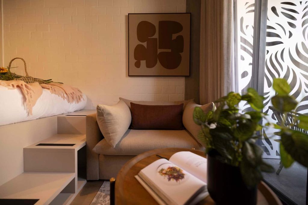 ae281ba8-db31-4f3a-ae6f-4061b92830b0-1