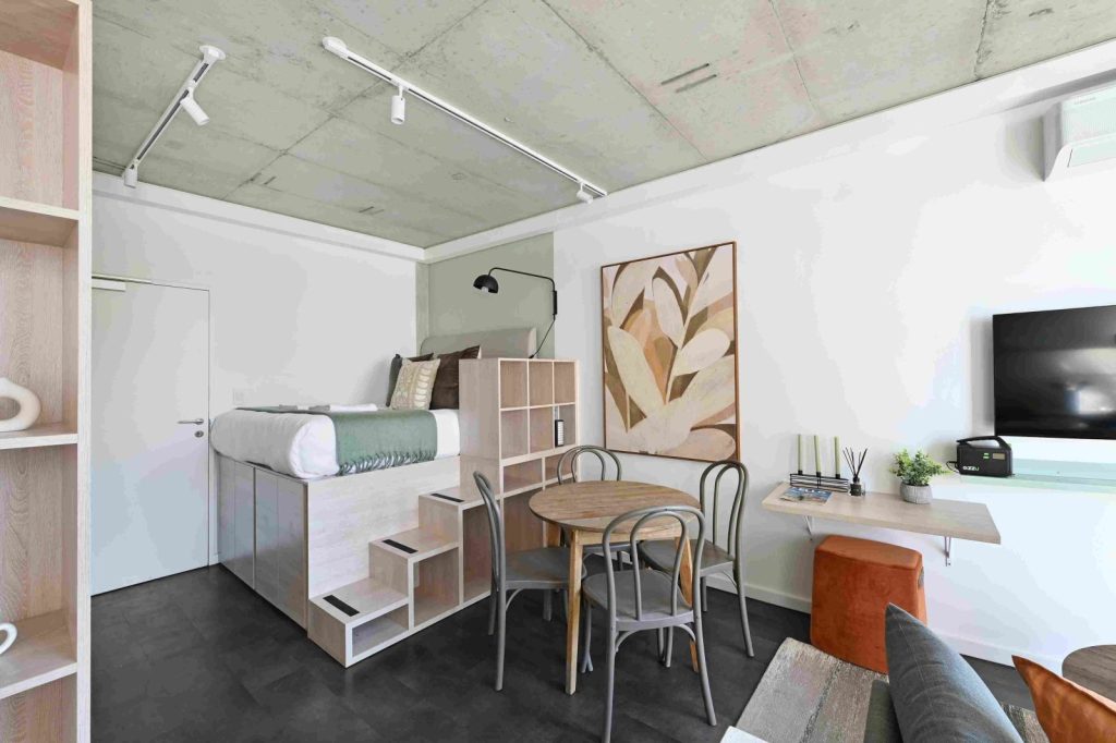 afbd7eb9-53d9-4c6e-ae7c-831eb2e9c5ab-1