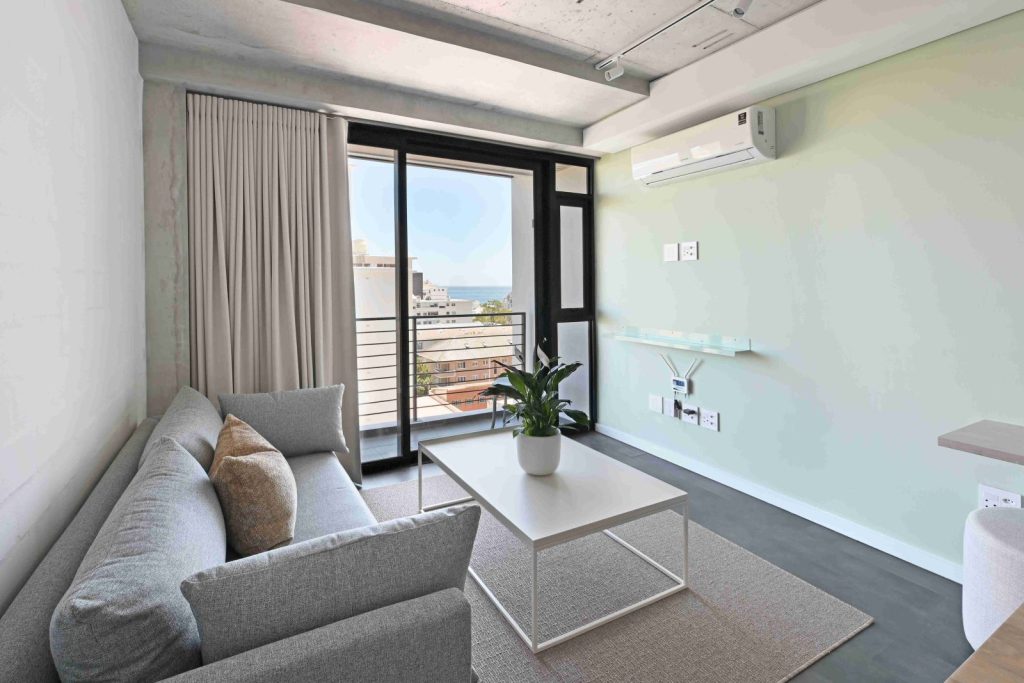 b00db8c4-3d4a-4d74-99cb-76c2964aeb9d-1