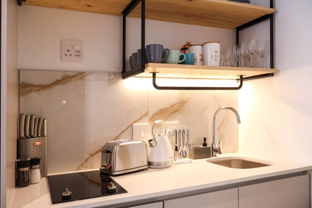 b0460240-8ed1-489a-b0fa-3263d39062fc-1