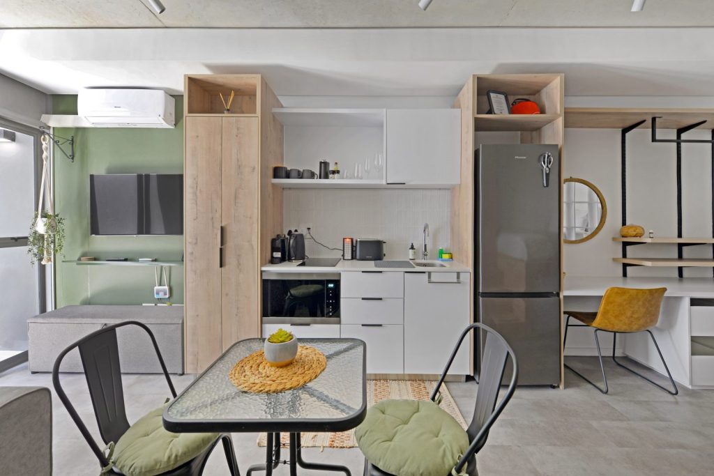 b1608f5c-9653-4b7e-a1c7-205f3269ca36-1