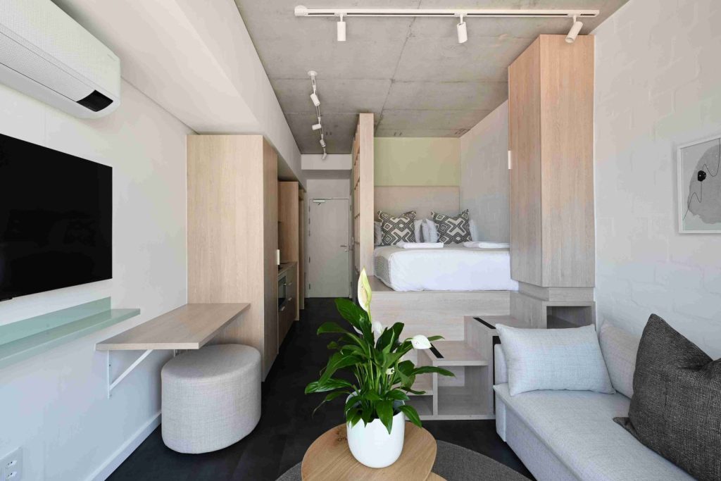 b17cec7f-cddc-45dc-ba3b-5b2338339d38-1